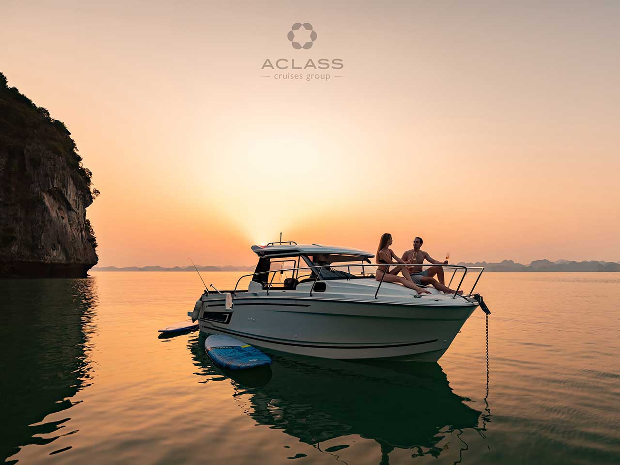 Option 2: Private transfer 2-day-1-night package by private yacht with an off-the-beaten-path route.  